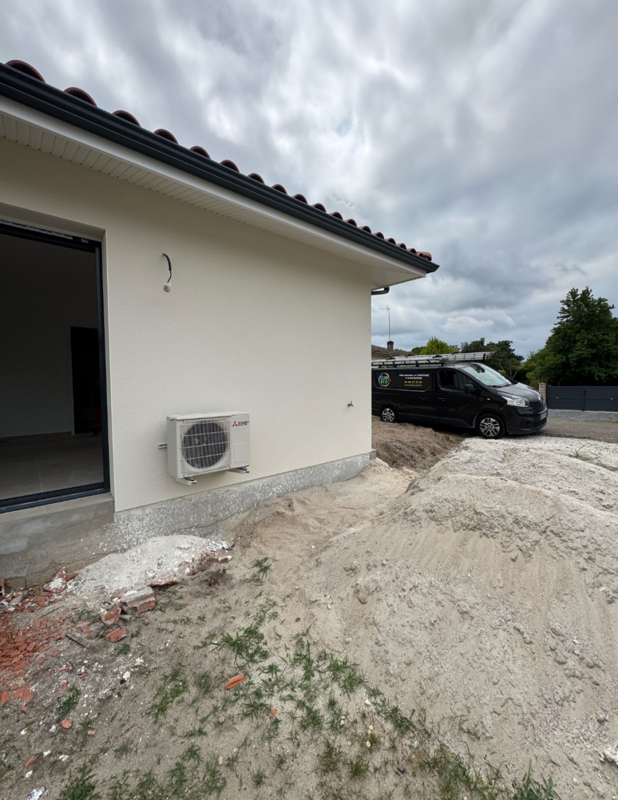 Installation de systèmes de climatisation centralisés pour bureaux,  restaurant et entrepôt, sans impacte sur votre activité à Biganos - Le Teich en Gironde 