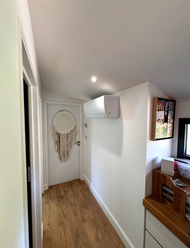 Installation d’un split dans un couloir pour rafraîchir deux chambres à La Teste-de-Buch