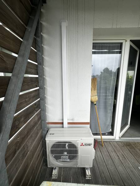 groupe extérieur mitsubishi la teste de Buch