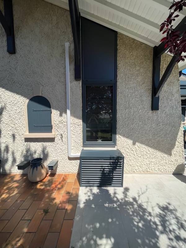 climatisation design Premium noir mitsubishi noir extérieur