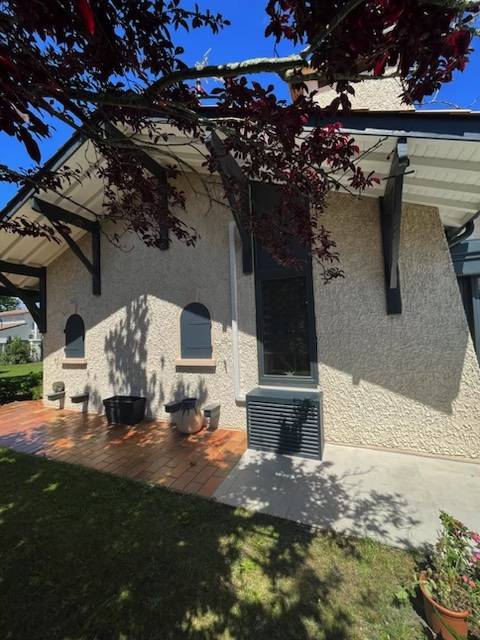 climatisation design Premium noir mitsubishi noir extérieur