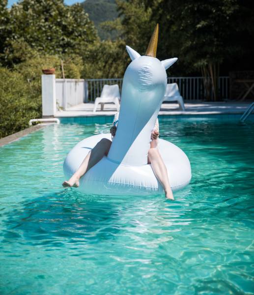 se baigner toute l'année grace aux avantages de la pompe à chaleur pour piscine située à Bordeaux